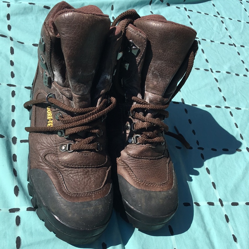 Cabelas boots - Picture 2 of 8